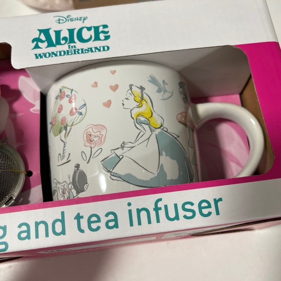 Disney Alice in Wonderland Roses Mug and Cheshire Cat Tea Infuser Set in Box NEW - Picture 3 of 5
